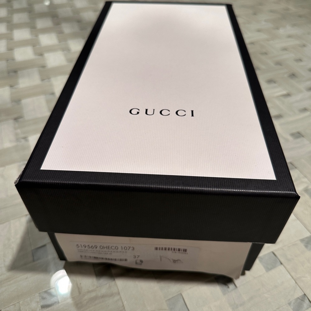 Gucci Women's Black and Red Bow Mules - Picture 7 of 7